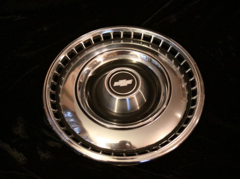 1972-1973 chevy chevrolet impala hubcap 15" 