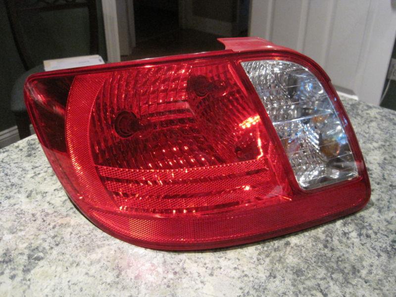 Taillight tail lamp rear brake light driver side left 06-11 kia rio sedan oem