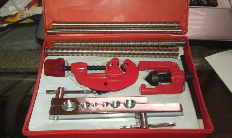 Transmission, fuel line, line benders,tubing flare cut assortment with case 