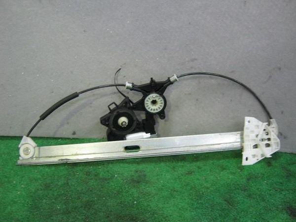 Mazda mpv 2007 front right door regulator [4313120]