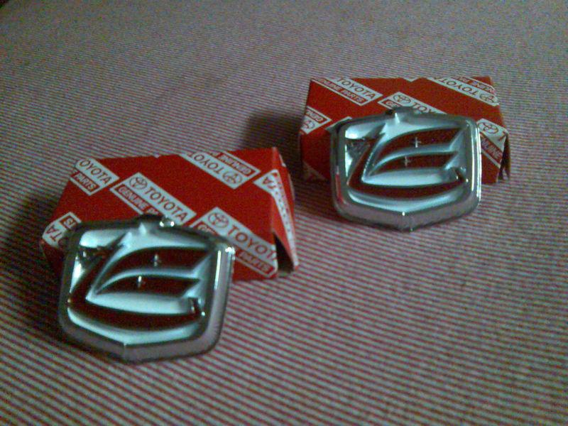 Toyota oem parts celica ta22 dragon badge pair