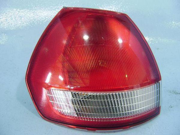 Nissan wingroad 2000 rear left combination lamp [3915600]