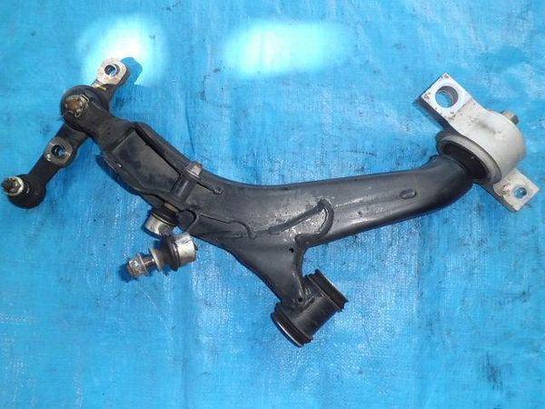 Toyota mark x 2006 front right lower arm [0051720]