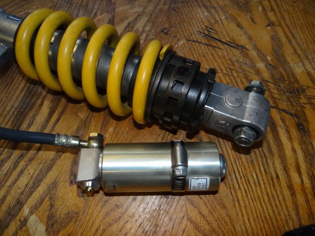 02_honda_cbr600f4i_01-03-06_600 f4_i_oem rear shock_showa damper_spring