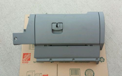 1998-2010 vw beetle gray glove box assembly with key --volkswagen glove box grey