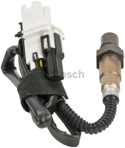 Oxygen sensor-oe style left bosch 17135 fits 02-05 volvo s80 2.9l-l6