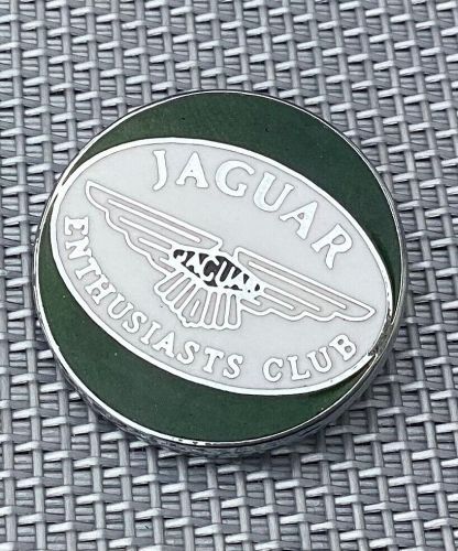 Jaguar  enthusiasts club enamel lapel pin badge