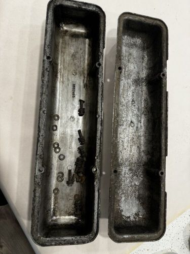 Nos 1959-67 corvette 7 finned aluminum script valve covers # 3767493