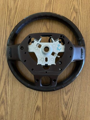 Oem 2012-2018 laramie 1500/2500/3500 brown steering wheel (leather worn)