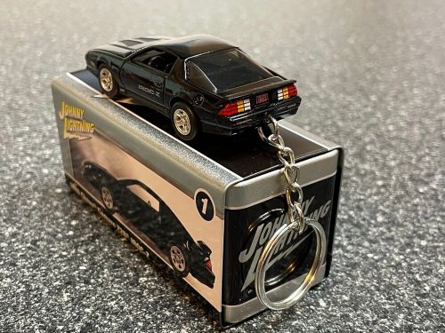 1989 camaro iroc-z z28 black keychain hot wheels matchbox iroc z