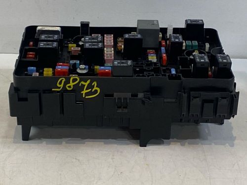 Fits 17-21 chrysler pacifica 3.6l power distribution center fuse box 68266684ad