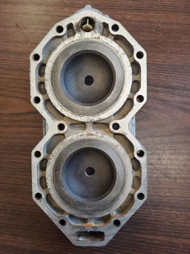 0395043 0436005 0438526 omc johnson evinrude cylinder head 120/140hp 85&#039; - 87&#039;