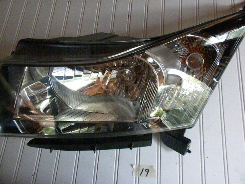   2012 chevrolet cruze headlight   o.e.m.