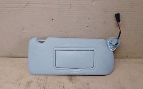 2005 cadillac cts grey right side sun visor w/ illumination