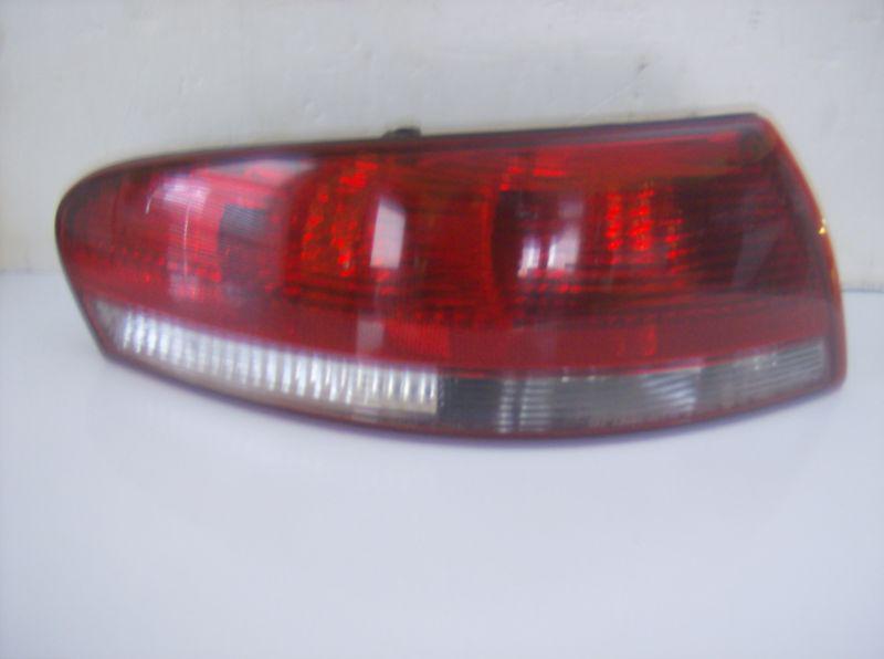 2001-2006 chrysler sebring convertible taillight (left)