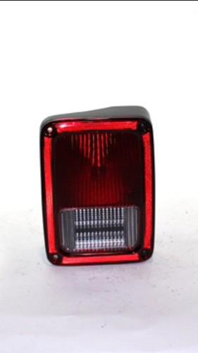 Oem mopar jeep jk 07-12 tail lamp right (passenger)