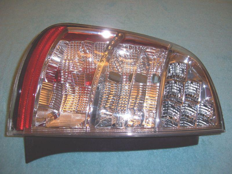 Toyota prius driver side replacement tail light assembly -- 2006-2009