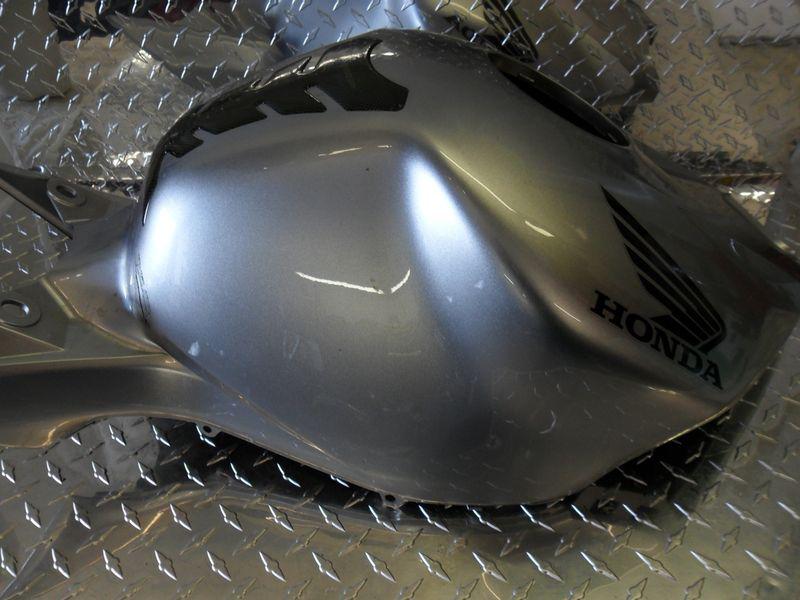 04 05 honda cbr 1000rr gas tank cover *oem*