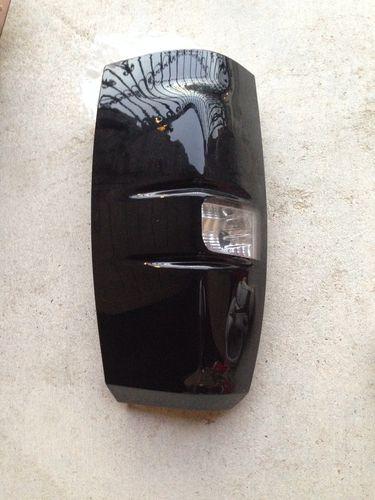 07-13 chevrolet avalanche taillight black w/ harness