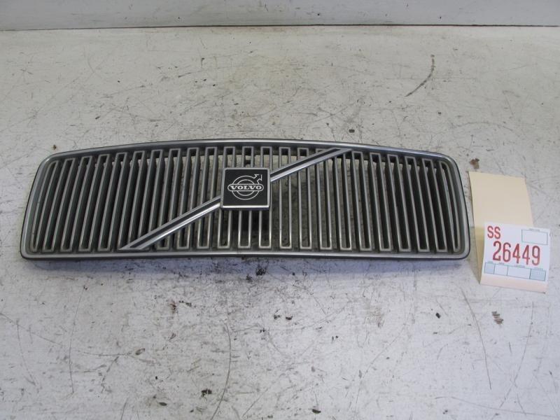 93 94 95 96 97 volvo 850 sedan front hood grille grill garnish chrome oem emblem