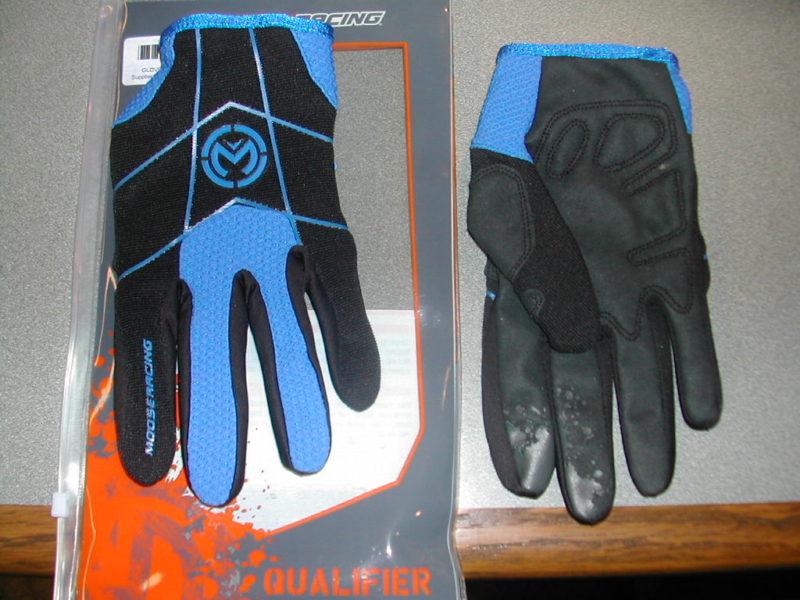 Moose racing motocycle gloves size small  3330-1008 new in pkg