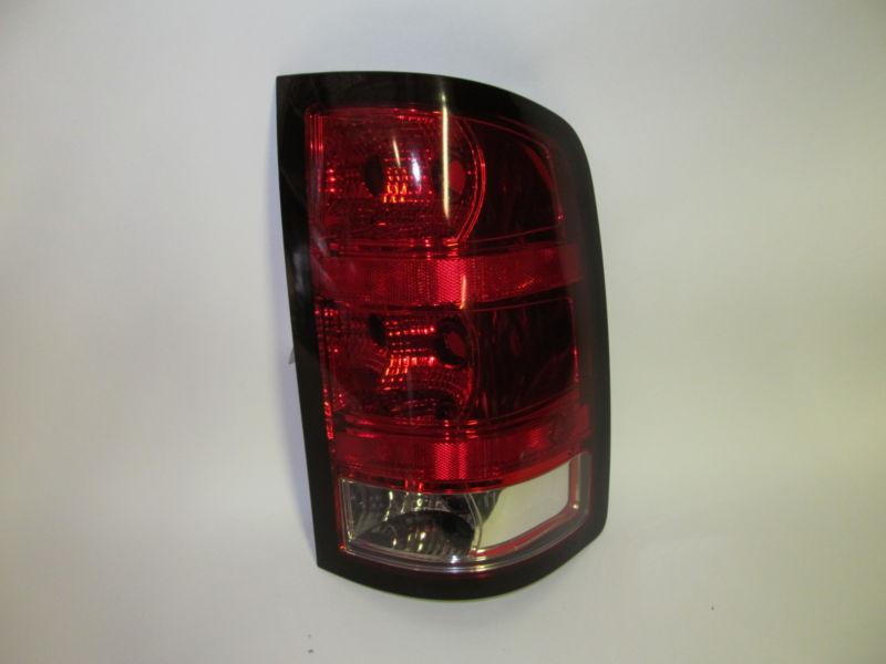 07 08 09 2010 2011 2012 gmc sierra oem right tail light nice!