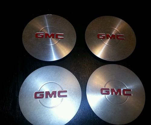 2002-2006 gmc yukon hubcap center piece