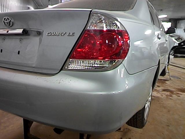 2006 toyota camry tail lamp light right