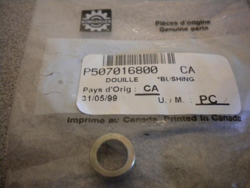 Nos ski doo ski-doo bombardier bushing 507016800