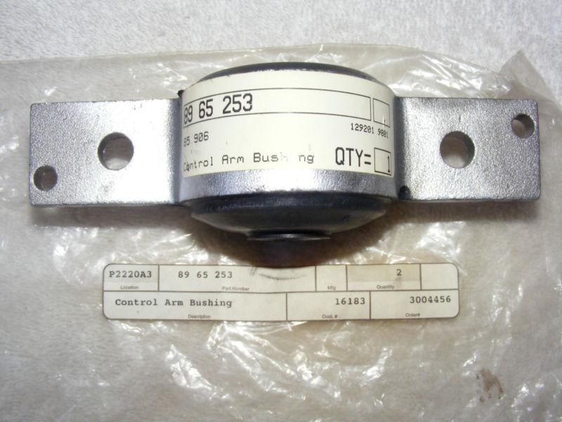 New saab 9000 rear suspension control arm bushing 89 65 253