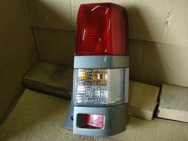 Mazda bongo friendee 1999 rear right combination lamp [2e15500]