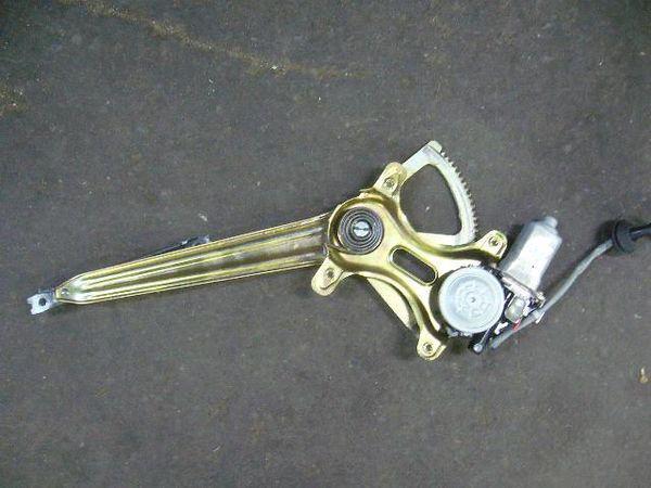 Toyota celsior 1997 front left door regulator [9013220]