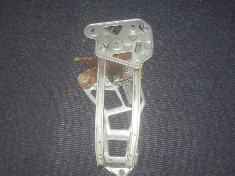 96 97 98 99 00 mustang convertible rear quarter window regulator; right side