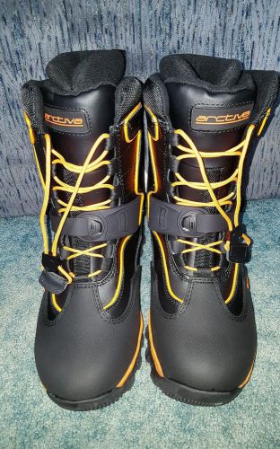 Arctiva men&#039;s comp snow boots size 10 blk/org 3420-0558