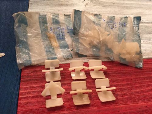 Nos gm retainer clips 9660413 molding oldsmobile chevy pontiac lot of 11