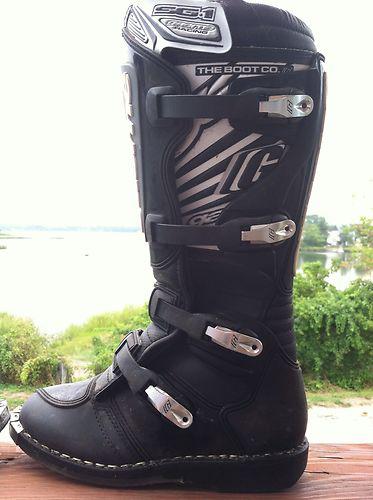 Motocross boots