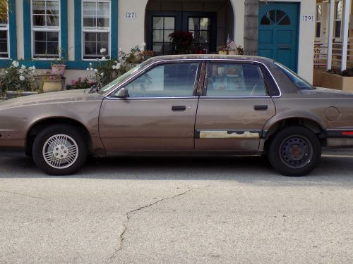 Pontiac 6000 , 1989