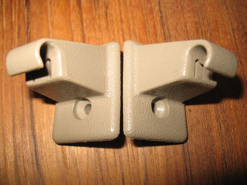 1995 - 1999 gmc suburban oem tan sun visor clips (2) &amp; screws (2)