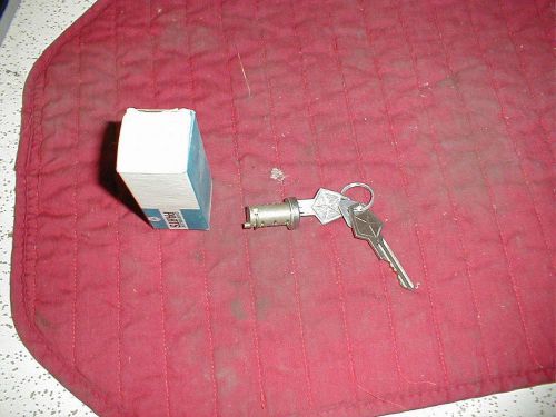 Nos mopar 1967 b &amp; c body station wagon manual tailgate lock &amp; keys