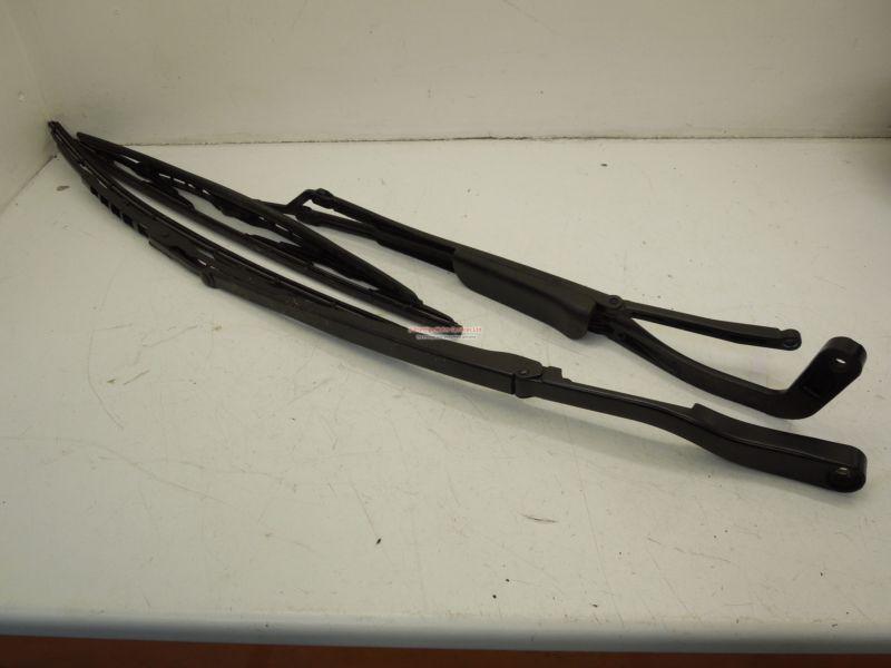 Audi a8 d2 lhd pair of wiper arms 4d1955407