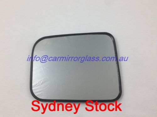Left passenger side nissan patrol y61 1997- 2015 mirror glass with base
