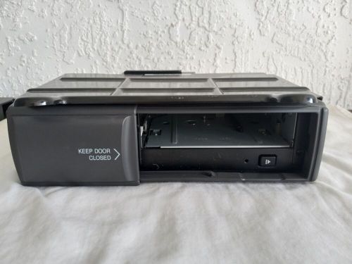 Oem cadillac 6 disc cd changer  from 2000 deville  #25674193