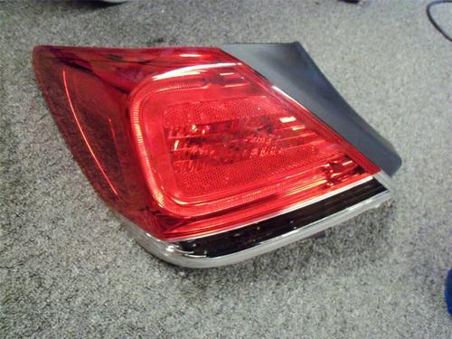 2011-2012 oem toyota avalon lh driver side tail light 81560-07060