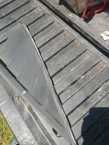 1989 bayliner capri rear port (left) side window trim insert plastic black