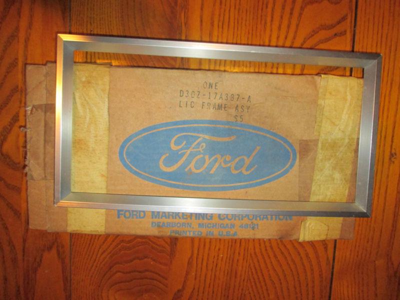 Ford d30z-17a387-a licence plate aluminum assembly ** brand new in box