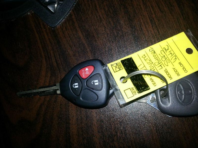 Oem toyota remote keyless entry key fob hyq12bby