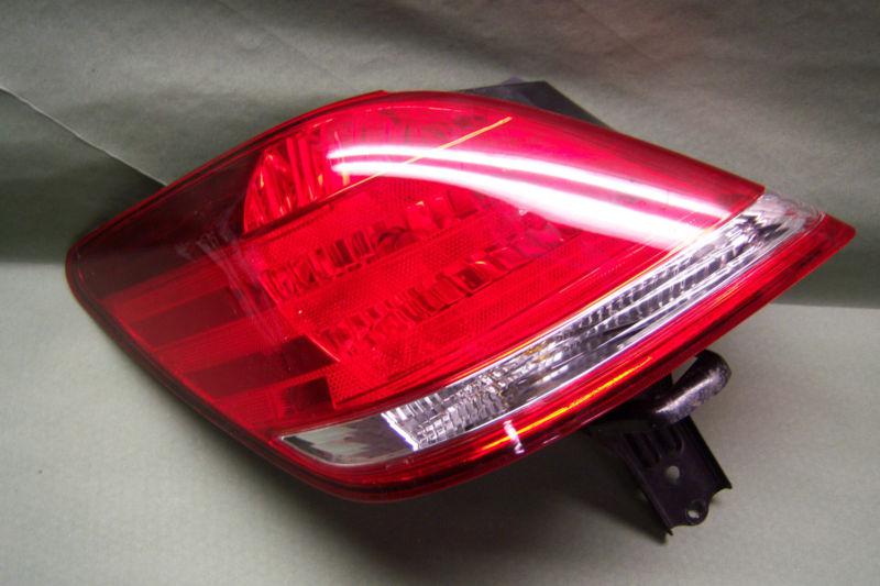 2005 2006 2007 2008 2009 2010 toyota avalon left / drivers side tail light 