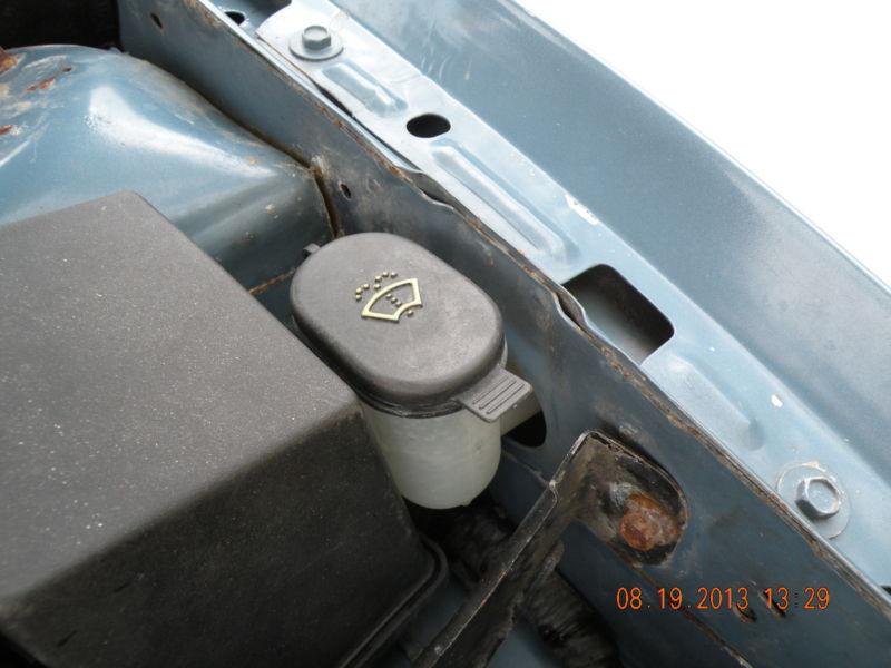 2001 focus windshield washer bottle/ tank 196819