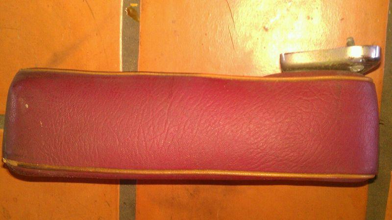 Mercedes w  109,108,111,112 rare right side red armrest 280 250 300 se 280se 3.5