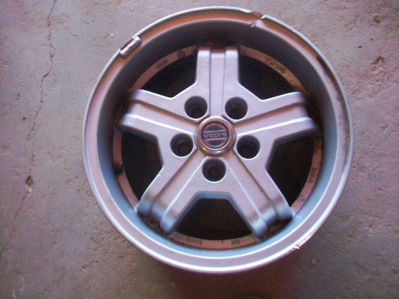  * 15 inch factory alloy rim - volvo 240 / volvo 260 / 1983-1992